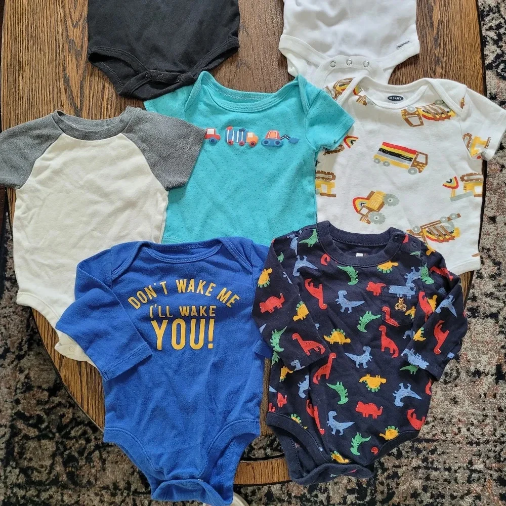 Bundle/Lot of Boy's Bodysuits, Romper, Pants, Pj's Size Boy's 3-6 Months